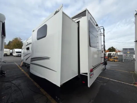 More photos of 2022 Jayco EAGLE HT 312BHOK at Valley RV Supercenter, WA