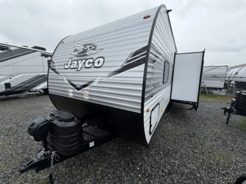 Photos of 2026 Jayco Jay-Flight SLX 265BHSW for sale in Kent, WA at Valley RV Supercenter