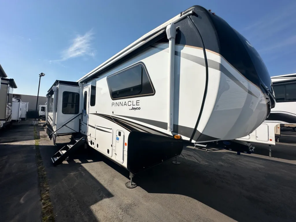 2026 Jayco Pinnacle 32RLTS