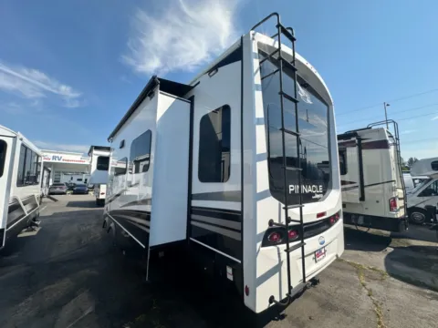 More photos of 2026 Jayco Pinnacle 32RLTS at Valley RV Supercenter, WA