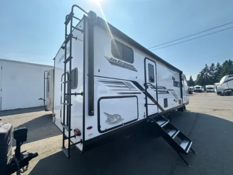 Another view of 2026 Jayco Jay-Feather 27BH for sale in Kent, WA at Valley RV Supercenter