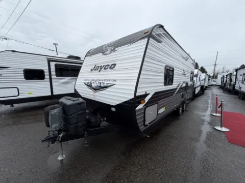 Another view of 2022 Jayco Jay-Flight 212QBW for sale in Kent, WA at Valley RV Supercenter