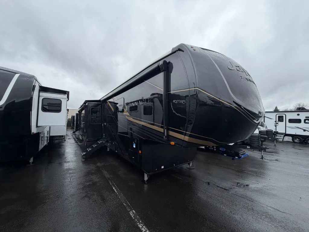 Gold 2026 Jayco PINNACLE 38FBRK for sale in Kent, WA