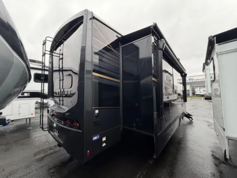 More photos of 2026 Jayco PINNACLE 38FBRK at Valley RV Supercenter, WA