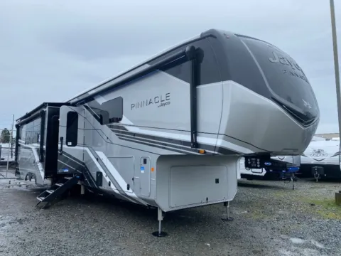 Silver 2026 Jayco PINNACLE 38FBRK for sale in Kent, WA