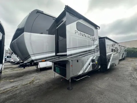 Another view of 2026 Jayco Pinnacle 32RLTS for sale in Kent, WA at Valley RV Supercenter
