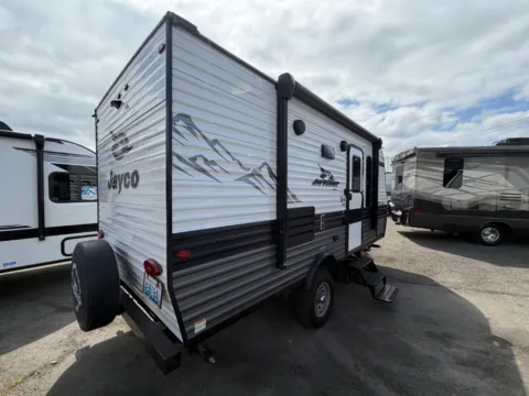 More photos of 2022 Jayco JAYFLIGHT 183RB at Valley RV Supercenter, WA