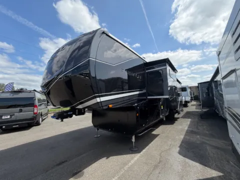 Another view of 2026 Jayco PINNACLE 38FBRK for sale in Kent, WA at Valley RV Supercenter