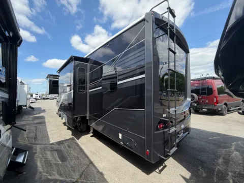 More photos of 2026 Jayco PINNACLE 38FBRK at Valley RV Supercenter, WA