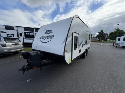 Photos of 2017 Jayco Jay-Feather X213 for sale in Kent, WA at Valley RV Supercenter
