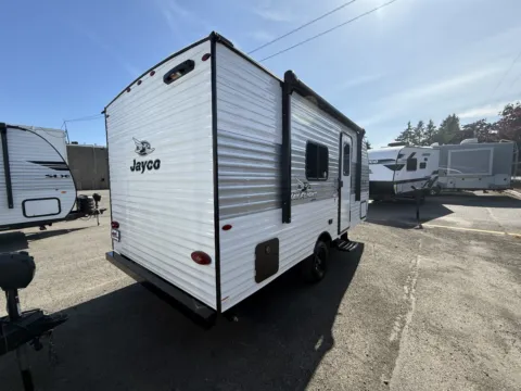 Photos of 2026 Jayco Jay-Flight SLX Sport 170FQW for sale in Kent, WA at Valley RV Supercenter