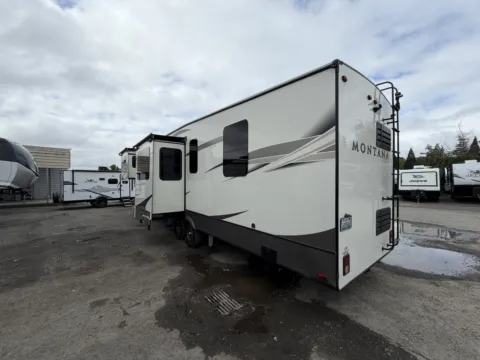 Another view of 2020 Keystone Montana 3700IK for sale in Kent, WA at Valley RV Supercenter