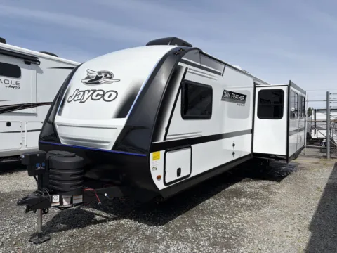 Photos of 2027 Jayco Jay-Feather 29QBH for sale in Kent, WA at Valley RV Supercenter