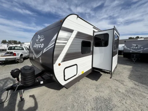 Photos of 2027 Jayco Jay-Flight 200MKSW for sale in Kent, WA at Valley RV Supercenter