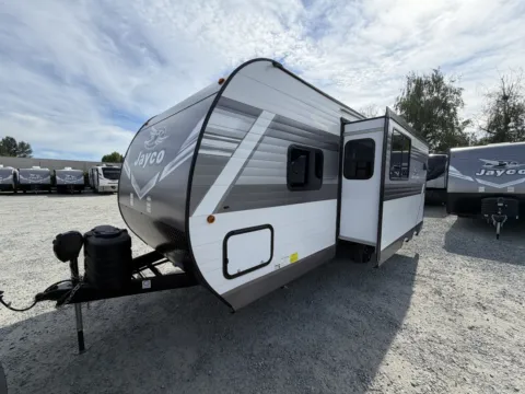 Photos of 2027 Jayco Jay-Flight 225MLSW for sale in Kent, WA at Valley RV Supercenter