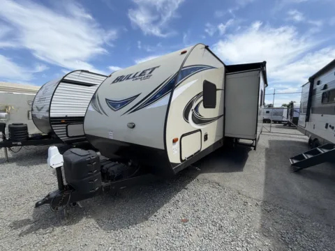 Photos of 2017 Keystone RV Bullet 265RBIWE for sale in Kent, WA at Valley RV Supercenter