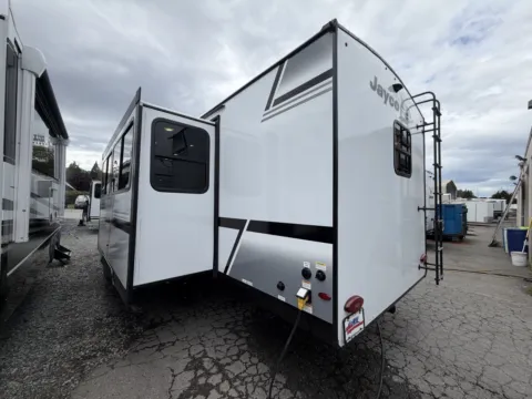 More photos of 2027 Jayco Jay-Feather 25RB at Valley RV Supercenter, WA
