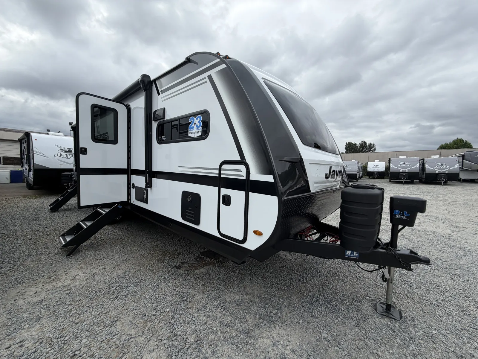Gray 2027 Jayco Jay-Feather 26FK for sale in Kent, WA