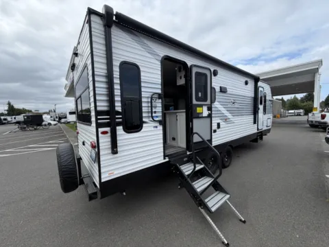 More photos of 2025 Jayco Jay-Flight 262RLSW at Valley RV Supercenter, WA