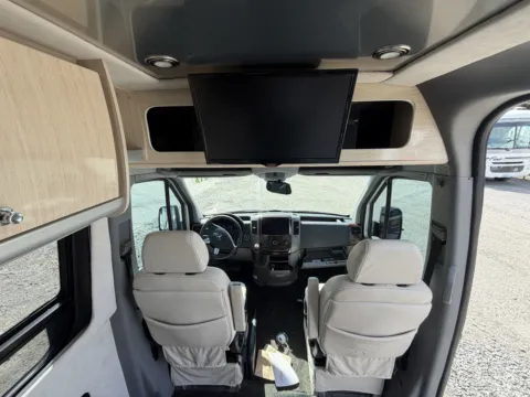 More photos of 2015 Airstream Sprinter RWD 3500 170" at Valley RV Supercenter, WA