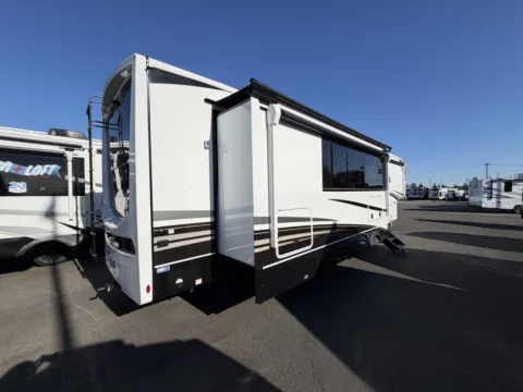More photos of 2025 Jayco Pinnacle 38FBRK at Valley RV Supercenter, WA