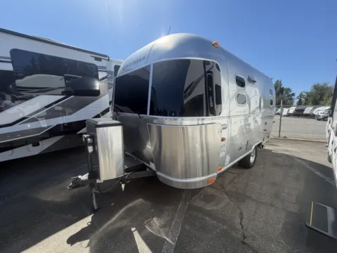 Photos of 2014 Airstream International Serenity 19 for sale in Kent, WA at Valley RV Supercenter