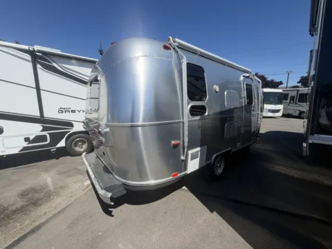 More photos of 2014 Airstream International Serenity 19 at Valley RV Supercenter, WA