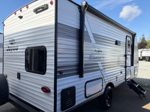 More photos of 2027 Jayco Jay-Flight 197MBW at Valley RV Supercenter, WA