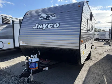 Another view of 2027 Jayco Jay-Flight Sport 170FQW for sale in Kent, WA at Valley RV Supercenter