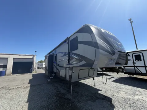 Unknown 2017 Keystone Rv Fuzion 385 for sale in Kent, WA
