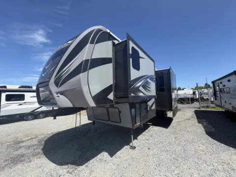 Photos of 2017 Keystone Rv Fuzion 385 for sale in Kent, WA at Valley RV Supercenter