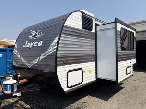 Another view of 2027 Jayco Jay-Flight 197MBW for sale in Kent, WA at Valley RV Supercenter