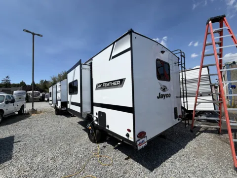 More photos of 2027 Jayco Jay-Feather Air 16RB at Valley RV Supercenter, WA