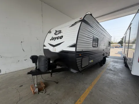 Photos of 2024 Jayco Jay-Flight SLX 210QBW for sale in Kent, WA at Valley RV Supercenter