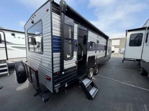 More photos of 2022 Forest River Cascade at Valley RV Supercenter, WA