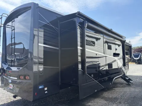More photos of 2027 Jayco Pinnacle 38FBRK at Valley RV Supercenter, WA