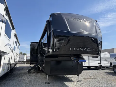 Gold 2027 Jayco Pinnacle 38FBRK for sale in Kent, WA