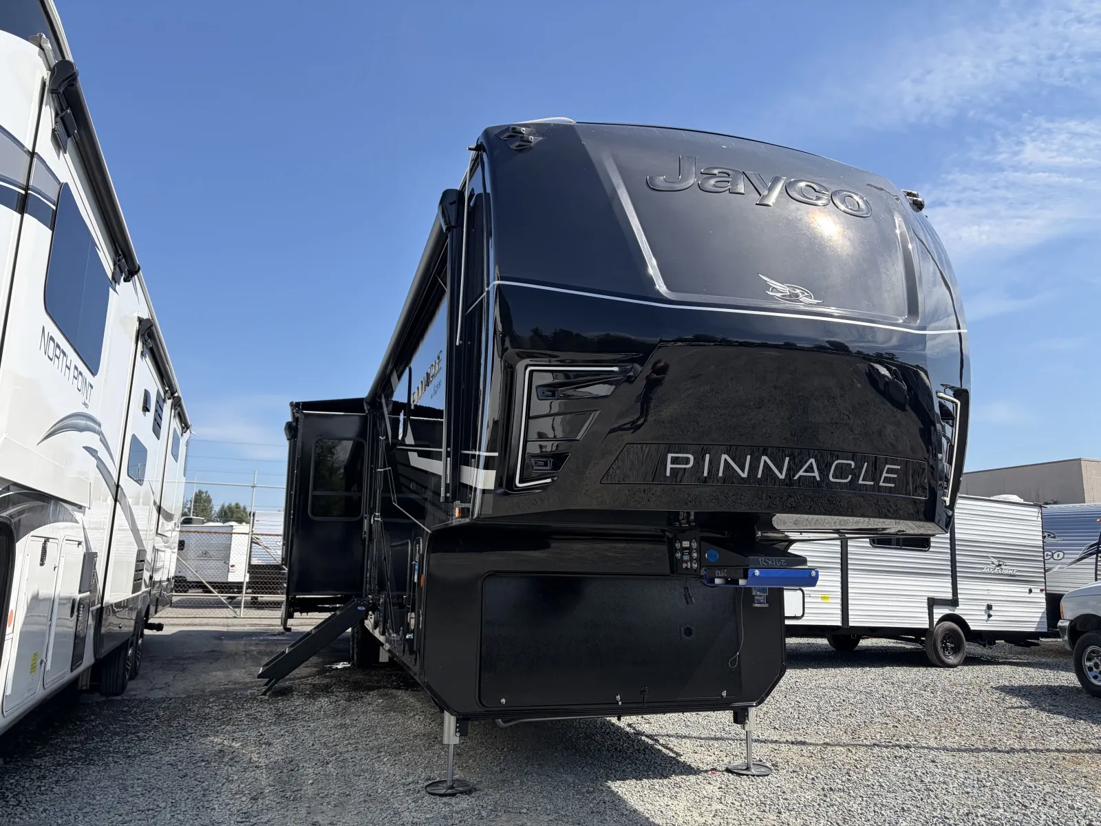 Gold 2027 Jayco Pinnacle 38FBRK for sale in Kent, WA