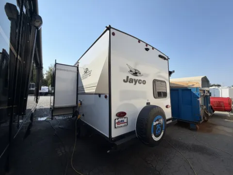 More photos of 2027 Jayco Jay-Flight Baja 197MBW at Valley RV Supercenter, WA