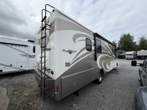 More photos of 2011 Itasca SUNOVA 31E at Valley RV Supercenter, WA