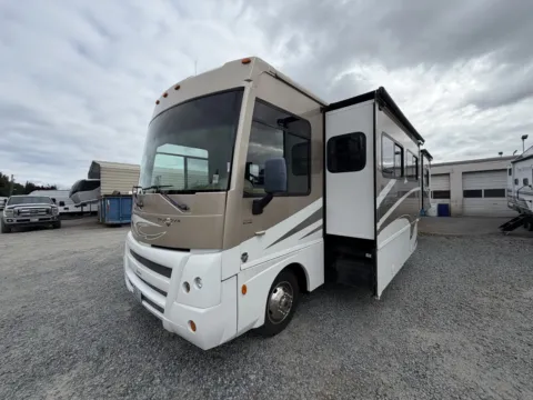 Photos of 2011 Itasca SUNOVA 31E for sale in Kent, WA at Valley RV Supercenter