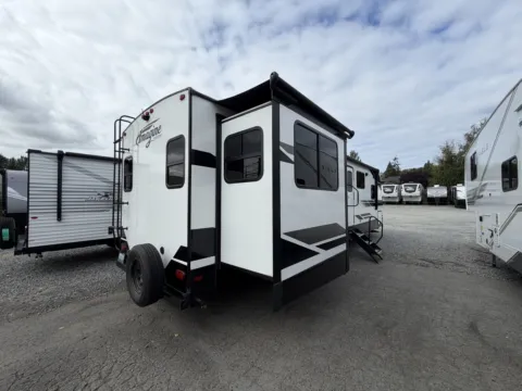 More photos of 2022 Grand Design IMAGINE 3100RD at Valley RV Supercenter, WA