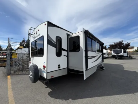 More photos of 2023 Keystone RV Cougar 29RLSWE at Valley RV Supercenter, WA