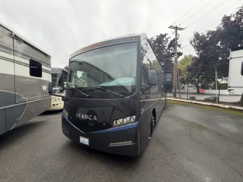 Photos of 2016 Itasca Solei 38R for sale in Kent, WA at Valley RV Supercenter