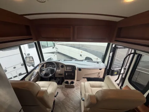 More photos of 2016 Itasca Solei 38R at Valley RV Supercenter, WA