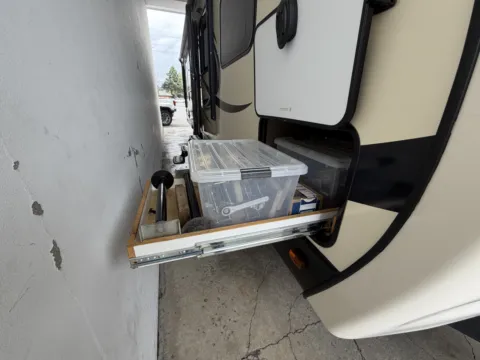 More photos of 2015 Dutchmen Denali 289RK at Valley RV Supercenter, WA