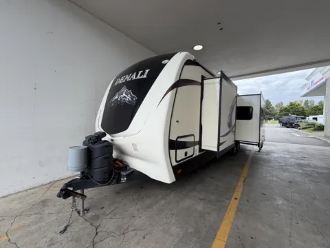 Photos of 2015 Dutchmen Denali 289RK for sale in Kent, WA at Valley RV Supercenter