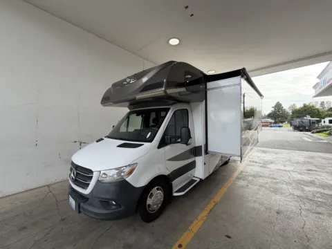 Photos of 2023 Jayco Melbourne 24L for sale in Kent, WA at Valley RV Supercenter