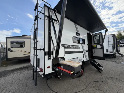 More photos of 2027 Jayco Jay Feather Air 16RB at Valley RV Supercenter, WA