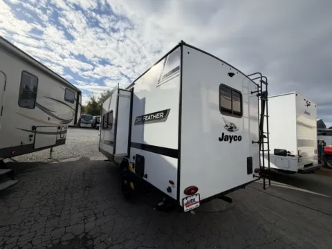 More photos of 2027 Jayco Jay Feather Air 16RB at Valley RV Supercenter, WA